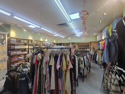 Peninsula Plaza (D6), Retail #456942941